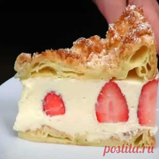 «Карпатка» с клубникой и песочной крошкой. Самый вкусный польский торт на праздник - В кастрюльке - Медиаплатформа МирТесен