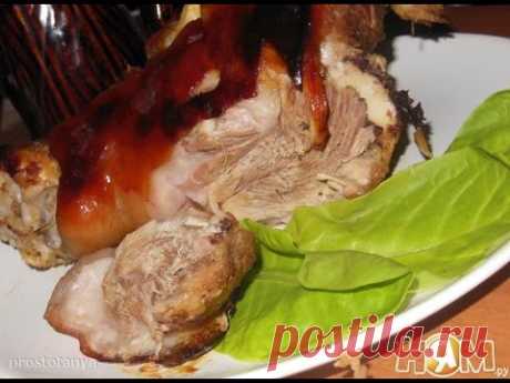 Отварная свиная рулька  Немецкая кухня