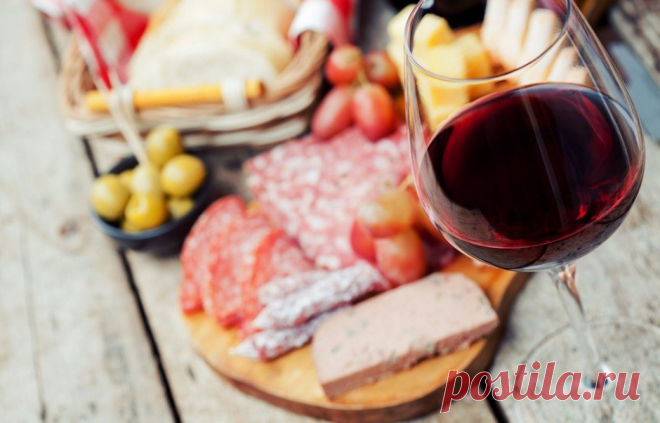 Подбираем закуски к красному вину: самые классные рецепты - KitchenMag.ru