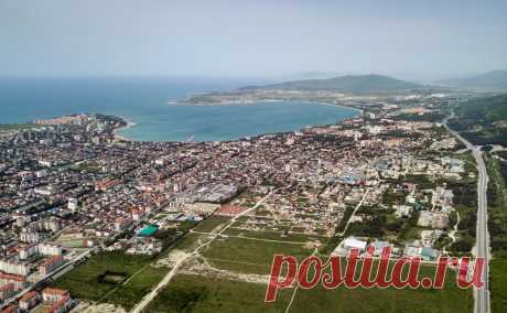 В Геленджике ряд улиц остались без света из-за аварии. В Геленджике из-за аварии на линиях электропередачи были обесточены несколько улиц и микрорайонов, сообщает муниципальный центр управления городом.