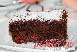 Шоколадный пирог с малиной на тёмном пиве.