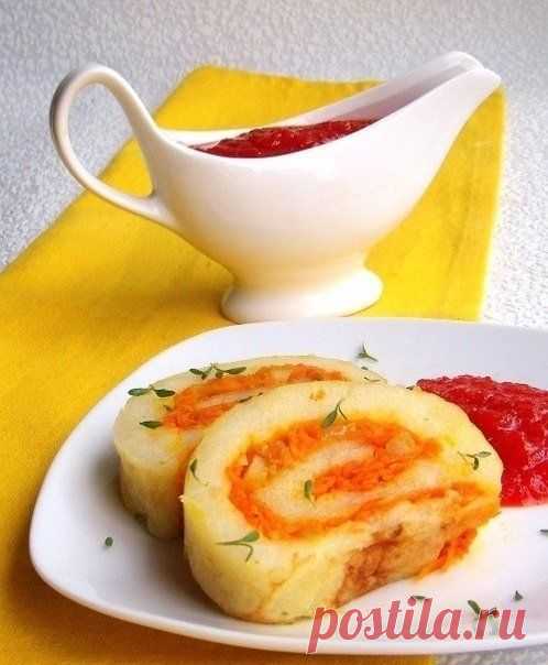 Картофельный рулет с морковью