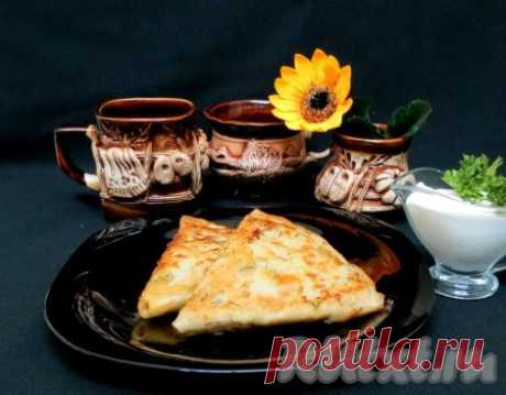 Блины с фаршем и грибами - 17 пошаговых фото в рецепте Предлагаю приготовить блины с фаршем и грибами. Это блюдо украинской кухни. Блинчики начиняют сырым фаршем, а затем отправляют в кляр и обжаривают. Благодаря грибам, начинка получается очень сочной. Обязательно приготовьте это наивкуснейшее блюдо. Уверена, вам понравится. Ингредиенты