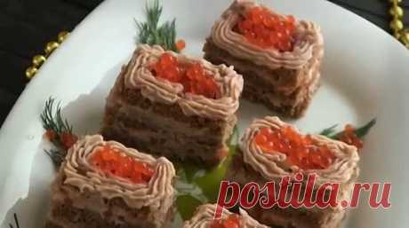 Закусочные пирожные из селедки. Это нечто. Никто не устоит 


Увидев на праздничном столе оригинальные пирожные, мои друзья не сразу догадались, что это всего лишь закуска из сельди и черного хлеба. С удовольствием делюсь с вами этим рецептом оригинальных пир…