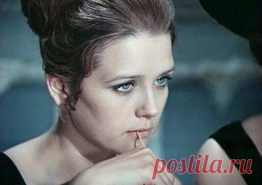 Ирина Алферова в "Хождениях по мукам"