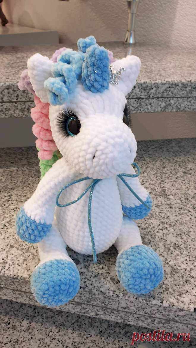 PDF Волшебная Единорожка крючком. FREE crochet pattern; Аmigurumi animal patterns. Амигуруми схемы и описания на русском. Вязаные игрушки и поделки своими руками #amimore - большой плюшевый единорог, единорожка из плюшевой пряжи.