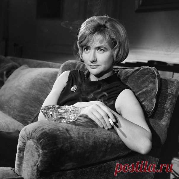 Сегодня, 21 июня, исполняется 85 лет со дня рождения французской писательницы Франсуазы Саган.
