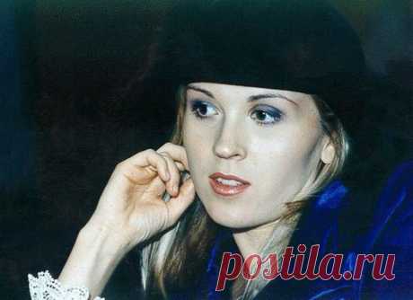 Две жизни скандальной звезды 1990-х Лики Стар: Что заставило певицу оставить сцену
