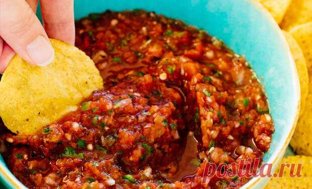 Смешали лук и овощи: закуску уже сметают со стола - Steak Lovers - 2 мая - 43614001536 - Медиаплатформа МирТесен Из овощей, лука и специй буквально за минуты готовится вкуснейшая закуска. Придумали ее еще индейцы, а сегодня сальса нарасхват по всему миру. Готовится она очень просто – обычно берутся помидоры, лук и перец. Остальное уже меняется. В результате таких разных комбинаций получаются и закуска, и - 2 мая - 43614001536 - Медиаплатформа МирТесен