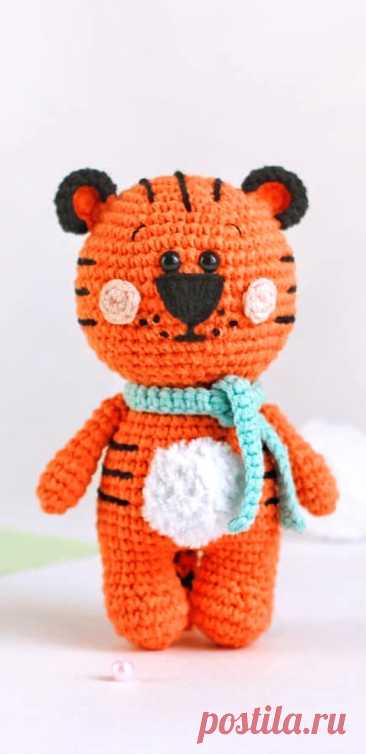 PDF Мини Тигрёнок крючком. FREE crochet pattern; Аmigurumi animal patterns. Амигуруми схемы и описания на русском. Вязаные игрушки и поделки своими руками #amimore - тигр, маленький тигрёнок из обычной пряжи, котик, кот, кошечка, кошка, котенок.