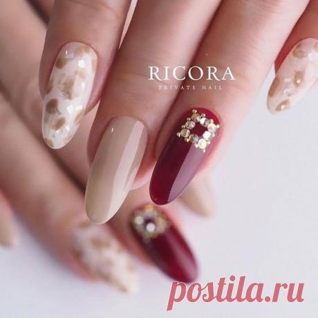 Необычный нейл-арт на овальные ногти