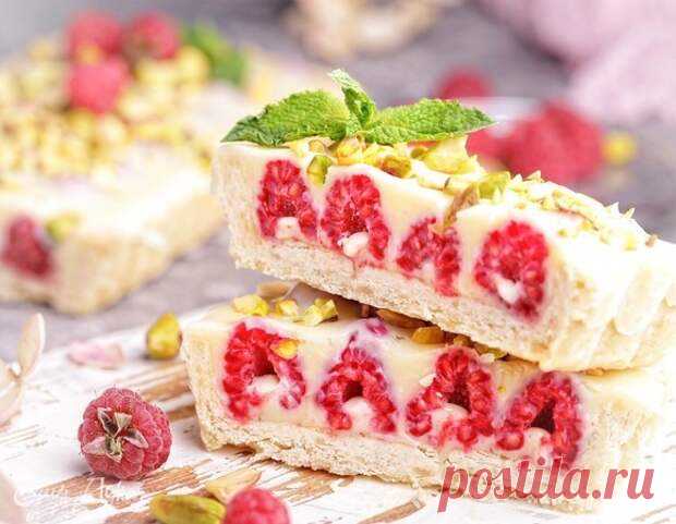 Тарт с малиной и фисташками - Будет вкусно - 26 июля - 43778232923 - Медиаплатформа МирТесен Не сделать этот тарт в короткий сезон свежей ароматной малины — просто преступление! Поэтому срочно успевать, срочно печь, срочно наслаждаться! Из данного количества получаются 2 небольших прямоугольных тарта. Размер формы — 250х100х25. ИНГРЕДИЕНТЫ Тесто пшеничная мука 230 г сливочное масло 132 г - 26 июля - 43778232923 - Медиаплатформа МирТесен