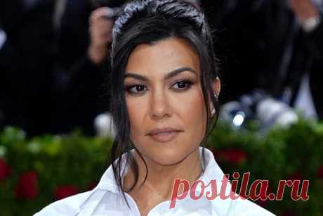 Кортни Кардашьян рассказала о похудении после родов. Американская телезвезда Кортни Кардашьян рассказала о похудении после родов. 44-летняя знаменитость рассказала, что в настоящий момент в ее рационе преобладают высококалорийные блюда, поскольку кормит ребенка грудью. Кроме того, она постепенно возвращается к занятиям спортом.