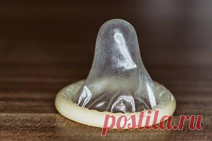 Россиянам назвали неожиданный плюс маленьких азиатских презервативов. У слишком маленьких китайских презервативов может быть неожиданный для россиян плюс, рассказала сексолог Ольга Кетоева. «Когда еще мужчины, в данный момент имею в виду русских мужчин, смогут порадоваться тому, что они обладатели хороших размеров [половых органов]?» — говорит сексолог.