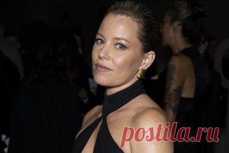 49-летняя популярная актриса раскрыла секреты красоты. Популярная американская актриса Элизабет Бэнкс раскрыла секреты своей красоты. По словам 49-летней знаменитости, прежде она не прибегала к инъекционным косметологическим процедурам. Помимо этого, артистка уточнила, что для ухода за кожей применяет комплексный подход, уделяя особое внимание увлажнению.