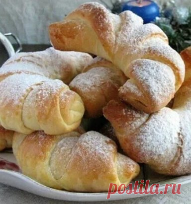 Мягкие, нежные, воздушные рогалики с маком