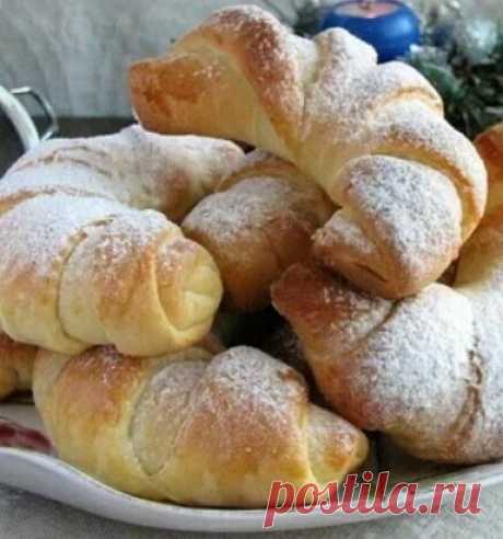 Мягкие, нежные, воздушные рогалики с маком