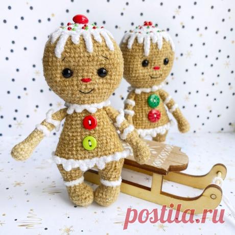 PDF Имбирные прянички крючком. FREE crochet pattern; Аmigurumi doll patterns. Амигуруми схемы и описания на русском. Вязаные игрушки и поделки своими руками #amimore - маленький пряничный человечек к Новому году, кукла, пупс, куколка, Рождество, печенье, печенька.