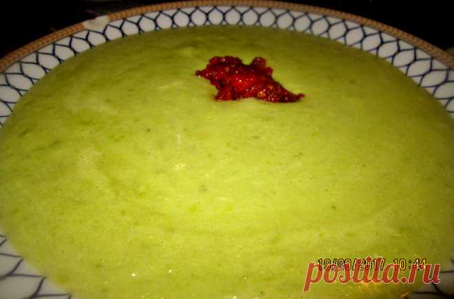 Суп-пюре из зеленого горошка+ Крем Суп из Картофеля Танцы от плиты и до компа !!
Очень простой и душевненький супчик. Можно делать диетический, постный или 