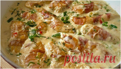 Hähnchen in cremiger Spinat-Parmesan-Soße Zutaten 400 g Hähnchenbrust 250 g Blattspinat, TK 100 ml Brühe 200 ml Sahne 8 Tomate(n), getrocknete in Öl 50 g Parmesan 1 Schalotte(n) 1 Knoblauchzehe(n) Salz und Pfeffer Oregano, getrocknet etwas Öl Zubereitung Den Spinat auftauen lassen und das überschüssige Wasser ausdrücken. Die Tomaten abtropfen lassen und in Scheiben schneiden. Die Schalotte und den Knoblauch schälen und klein schneiden. Das Fleisch waschen, trocknen und mit...