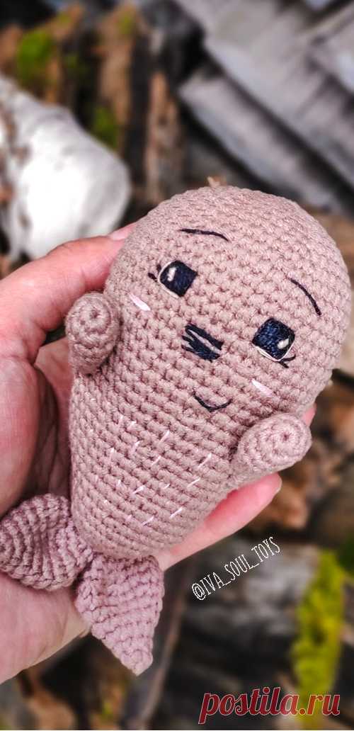 PDF ТюленЁнок Бруно крючком. FREE crochet pattern; Аmigurumi animal patterns. Амигуруми схемы и описания на русском. Вязаные игрушки и поделки своими руками #amimore - маленький тюлень, морской котик.