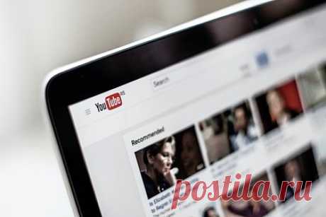 В Госдуме ответили на вопрос о возможной блокировке YouTube. Глава комитета Госдумы по информационной политике, информационным технологиям и связи Александр Хинштейн в ходе дискуссии «Цифровая диктатура VS цифровой суверенитет: проблемы, риски, возможности» в рамках (ПМЭФ) назвал блокировку видеохостинга YouTube в России преждевременной мерой.
