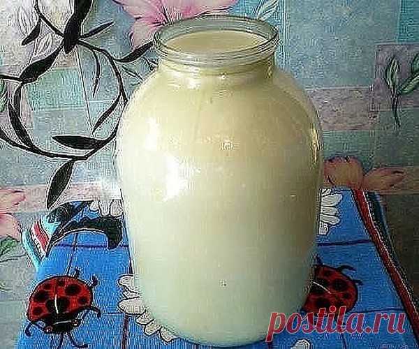 Друзья, ВСЁ! Мороженое я теперь не покупаю! Из всех вариантов, которые готовила, этот — самый простой и самый любимый. Делюсь с вами!!! 
Всё очень просто и быстро!!! ПОЛУЧАЕТСЯ СЛИВОЧНЫЙ ПЛОМБИР, как когда-то делали в СССР.Главное, взять качественные сливки. 

Я беру 3-х литровую банку домашнего молока, ставлю в холодильник на 12 часов, а затем...

Состав ингредиентов и способ приготовления смотрите на нашем сайте http://magicchef.ru/recipes/81001/slivochnyj-plombir-kak-v-sssr.html?t=1910