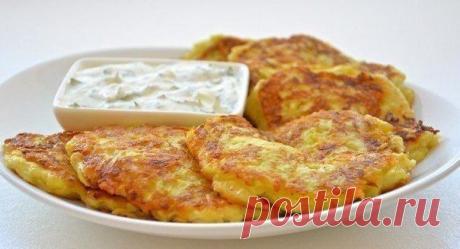 Оладьи из кабачков с сыром и чесноком / Всё за еду!
