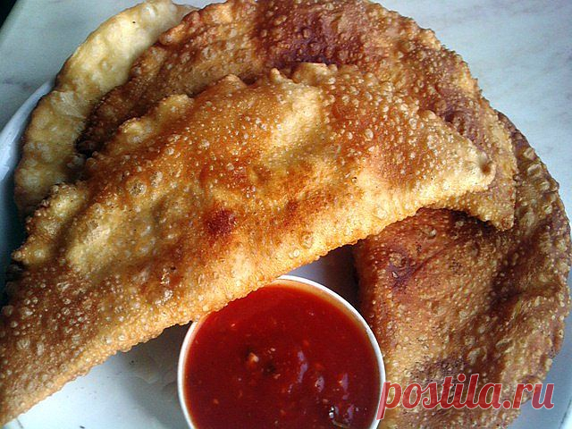 Чебуреки" гламурные"из заварного теста.