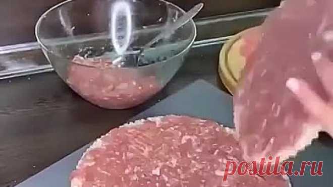 Ну очень вкусненькие котлетки на простых вафлях, попробуйте!