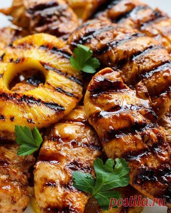 ​Курочка с рисом в гавайском стиле Ингредиенты:Для курицы:

Куриная грудка или бёдра без кости — 750 г
Соевый соус — 120 мл
Вода — 60 мл
Коричневый сахар — 50 г
Измельчённый чеснок — ½ ч. л. Кунжутное масло — 1 ч. л.
Кокосовое молоко — 120 мл Ананасовый сок —...