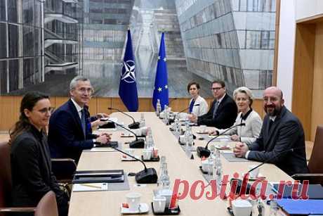 НАТО и ЕС договорились о совместной защите критической инфраструктуры. Представители ЕС и НАТО договорились о совместной защите объектов критической инфраструктуры и о создании рабочей группы повышения защищенности на фоне диверсий на газопроводах «Северный поток». Об этом заявила глава Еврокомиссии (ЕК) Урсула фон дер Ляйен. По ее словам, группа будет определять основные угрозы.