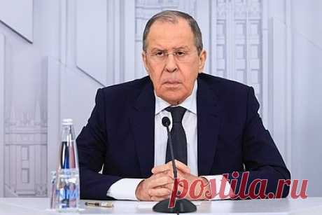 Лавров прибыл в ЮАР. Глава МИД России Сергей Лавров прибыл в Южно-Африканскую Республику (ЮАР) с рабочим визитом. Отмечается, что самолет российского министра приземлился на военно-воздушной базе Waterkloof в пригороде Претории. Там Лавров встретится со своим южноафриканским коллегой Наледи Пандор и президентом страны Сирилом Рамафозой.