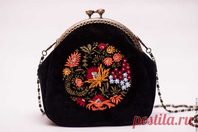 92a8fc4387f2de11c4de688492ra--sumki-aksessuary-vechernyaya-sumochka-na.jpg (1500×1000)