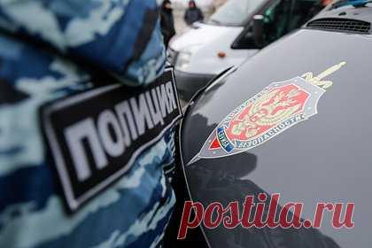 Генерал ФСБ назвал способы вербовки россиян украинскими спецслужбами. Украинская сторона вербует россиян для диверсий на территории страны в основном с помощью денег, утверждает генерал-майор ФСБ России в отставке Александр Михайлов. В разговоре с «Лентой.ру» он назвал способы, которыми чаще всего пользуются иностранные спецслужбы, чтобы убедить граждан России сотрудничать с ними.