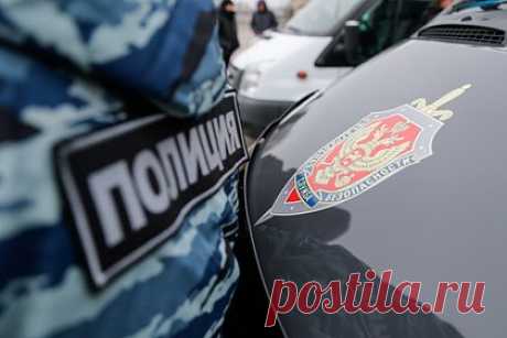 Генерал ФСБ назвал способы вербовки россиян украинскими спецслужбами. Украинская сторона вербует россиян для диверсий на территории страны в основном с помощью денег, утверждает генерал-майор ФСБ России в отставке Александр Михайлов. В разговоре с «Лентой.ру» он назвал способы, которыми чаще всего пользуются иностранные спецслужбы, чтобы убедить граждан России сотрудничать с ними.