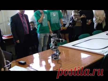 Робот танцует | Кружок робототехники СГАУ | Dancing robot - YouTube