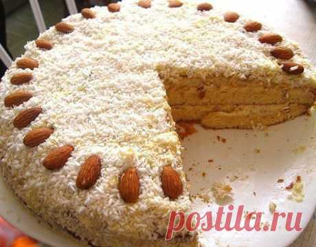 &quot;Рафаэлло&quot; 

Ингредиенты:
Бисквит:
6 яиц
12 ст.л. сахара
1,5 стакана муки
1 ч.л. ванилина
100г кокосового сиропа (например, Monin)
30г кокосового ликера (например, Malibu)
2 стакана молока

Рецепт: https://ok.ru/hoziaushkacom
•••подробнее