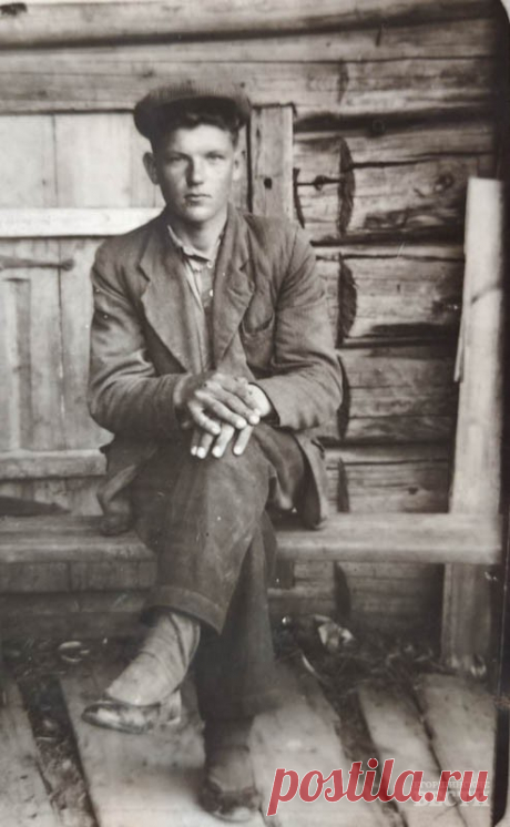 «Если бы не колхозы, войны нам не выиграть». Артемовский ветеран рассказал о детстве в годы ВОВ
- Полегчало в сорок седьмом году только, - рассказывает Геннадий Васильевич, -  когда все налоги государство сняло. Вот тогда вообще хорошо стало! - и немного задумавшись продолжает. - Но,  если бы в то время колхозов не было, вону бы мы не выиграли. Сколько зерна, мяса сдавали - всю армию кормили. А сейчас где взять? Начнись война... О-о-ой! Своих кормить нечем.
