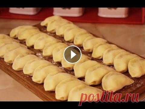 По-домашнему Вкусно! Бюджетный обед! Вареники с Картошкой и Сыром! Тесто: Яйцо - 1 шт Соль - 1 ч.л Вода - 250 мл Мука - 400 гр ( дополнительно понадобится мука при раскатывании теста ) ****************************** Н...