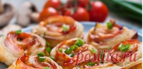 5 простых и вкусных рецептов из слоёного теста Слоёное тесто – просто палочка-выручалочка для тех хозяек, которые хотят быстро приготовить вкусную выпечку, но совсем нет времени, чтобы самим сделать тесто. Оно бывает дрожжевое и бездрожжевое, а ре…