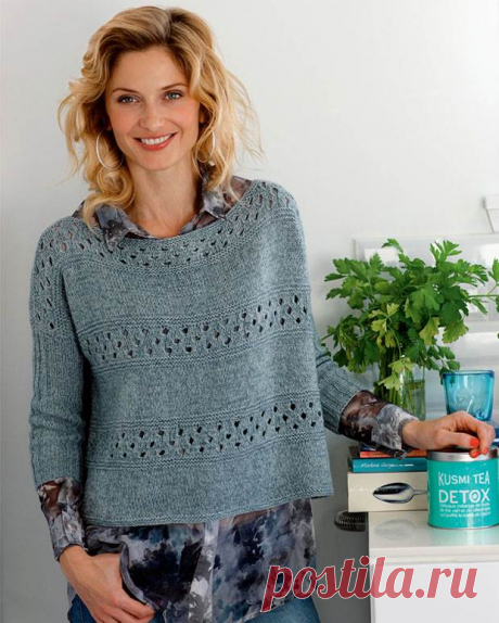 Strik selv: Bred bluse med smalle ærmer Er du også vild med den feminine stil med hulmønstre, der giver et lille kig ind til huden eller skjorten indenunder? Så er denne brede bluse med smalle ærmers sikkert lige noget for dig.