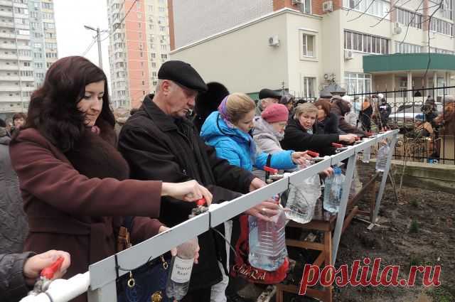 Сколько можно хранить крещенскую воду?