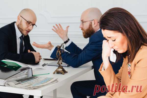 Что делать с шумными соседями и как быть, если во время стоянки вам поцарапали машину. Можно ли обойтись без полиции и как правильно составить заявление, если это необходимо.