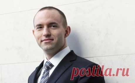 В Лондоне обвинили топ-менеджера Wirecard в курировании «шпионов России». Суд Лондона обвинил топ-менеджера обанкротившейся Wirecard Яна Марсалека в курировании граждан Болгарии, задержанных ранее по подозрению в шпионаже в пользу России. FT писала, что дед Марсалека мог работать на советскую разведку