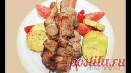 Шашлык из свинины в духовке А вы знали, что дома можно приготовить вкуснейший шашлык в духовке? Секрет вкусного маринада с луком и приправами. Пробуйте, готовьте, наслаждайтесь!Продукты (на 2 порции)Свинина - 600 гЛук репчатый -...
