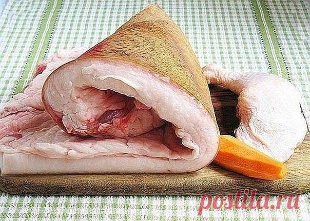 Вкусный рулет из домашнего сала! А Вы пробовали рулет из сала? Это просто, вкусно, пикантно! Отличная отдельная закуска или сытный вариант бутерброда.
Для того, чтобы приготовить рулет из сала, нужно само сало! Идем на рынок! И на ры…