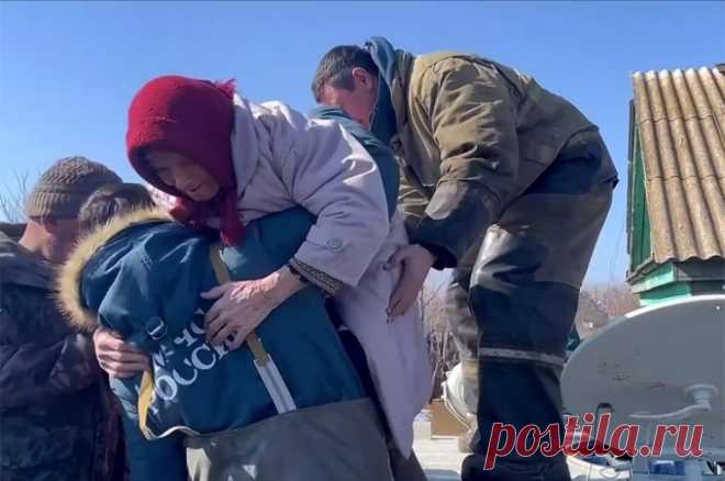 С затопленных территорий в Оренбуржье эвакуировали почти 6560 человек. На месте ЧС работают четыре тысячи специалистов и свыше 800 единиц техники.