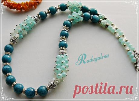 Бусы в серо-голубых тонах