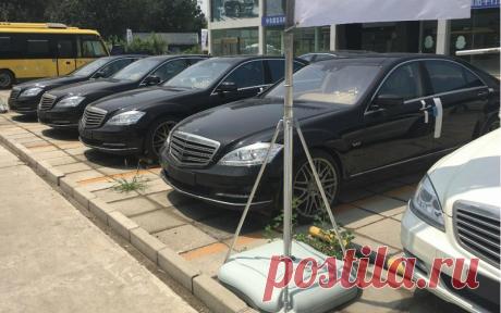 Автомобильный журнал онлайн на «Авторамблере» - В Китае нашли автосалон с брошенными "Мерседесами"